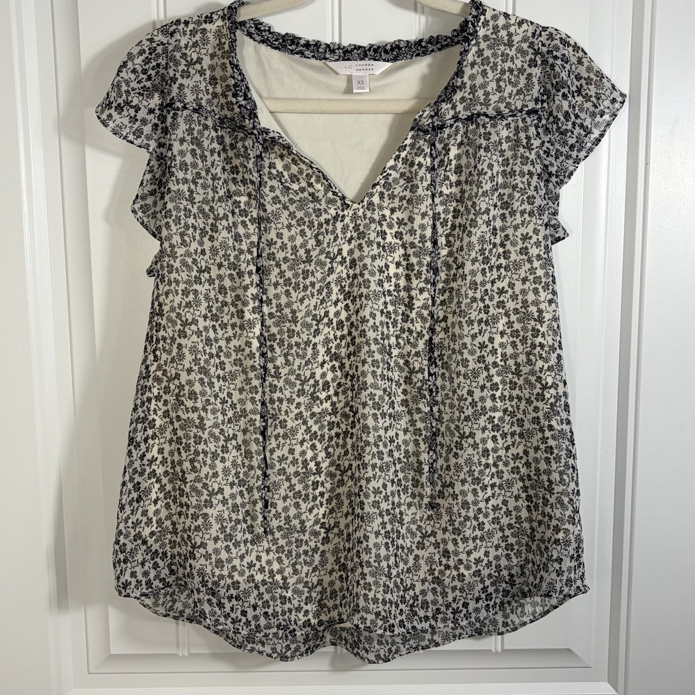 LC Lauren Conrad Black White Floral Flutter Sleeve V-Neck Blouse Women's XS